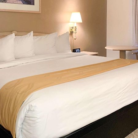Quality Inn Albuquerque East I-40 Juan Tabo Exit Екстериор снимка