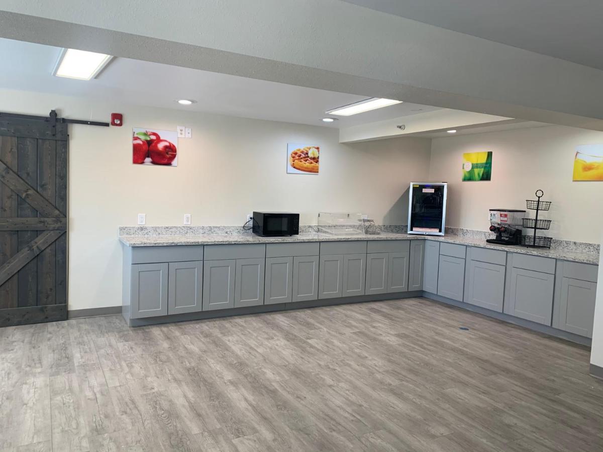 Quality Inn Albuquerque East I-40 Juan Tabo Exit Екстериор снимка