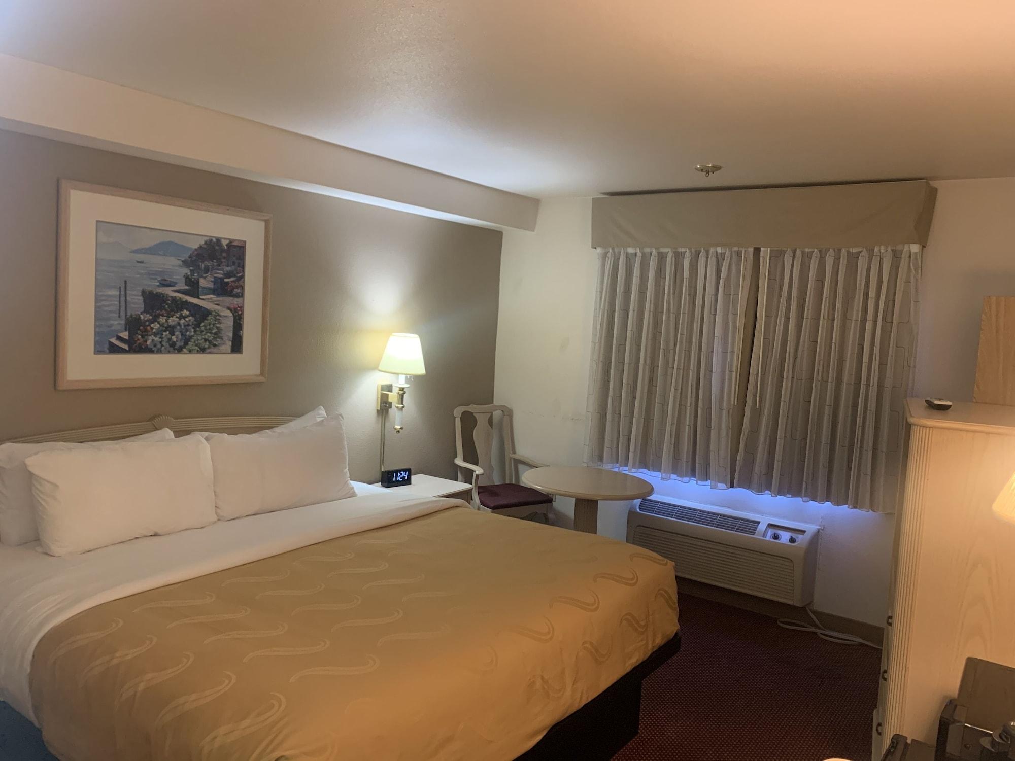 Quality Inn Albuquerque East I-40 Juan Tabo Exit Екстериор снимка