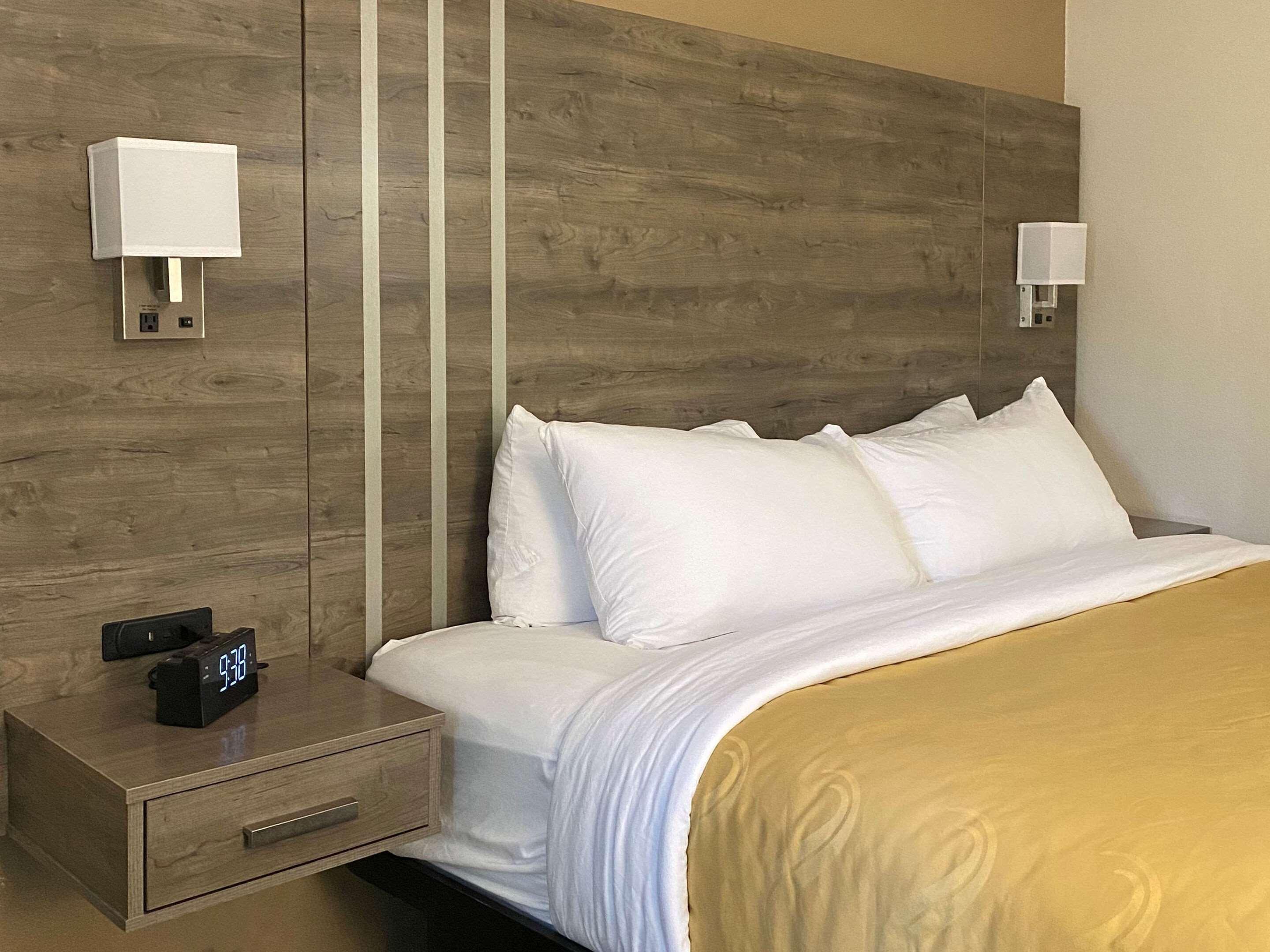 Quality Inn Albuquerque East I-40 Juan Tabo Exit Екстериор снимка