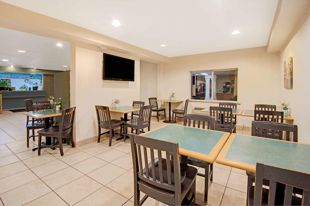 Quality Inn Albuquerque East I-40 Juan Tabo Exit Екстериор снимка