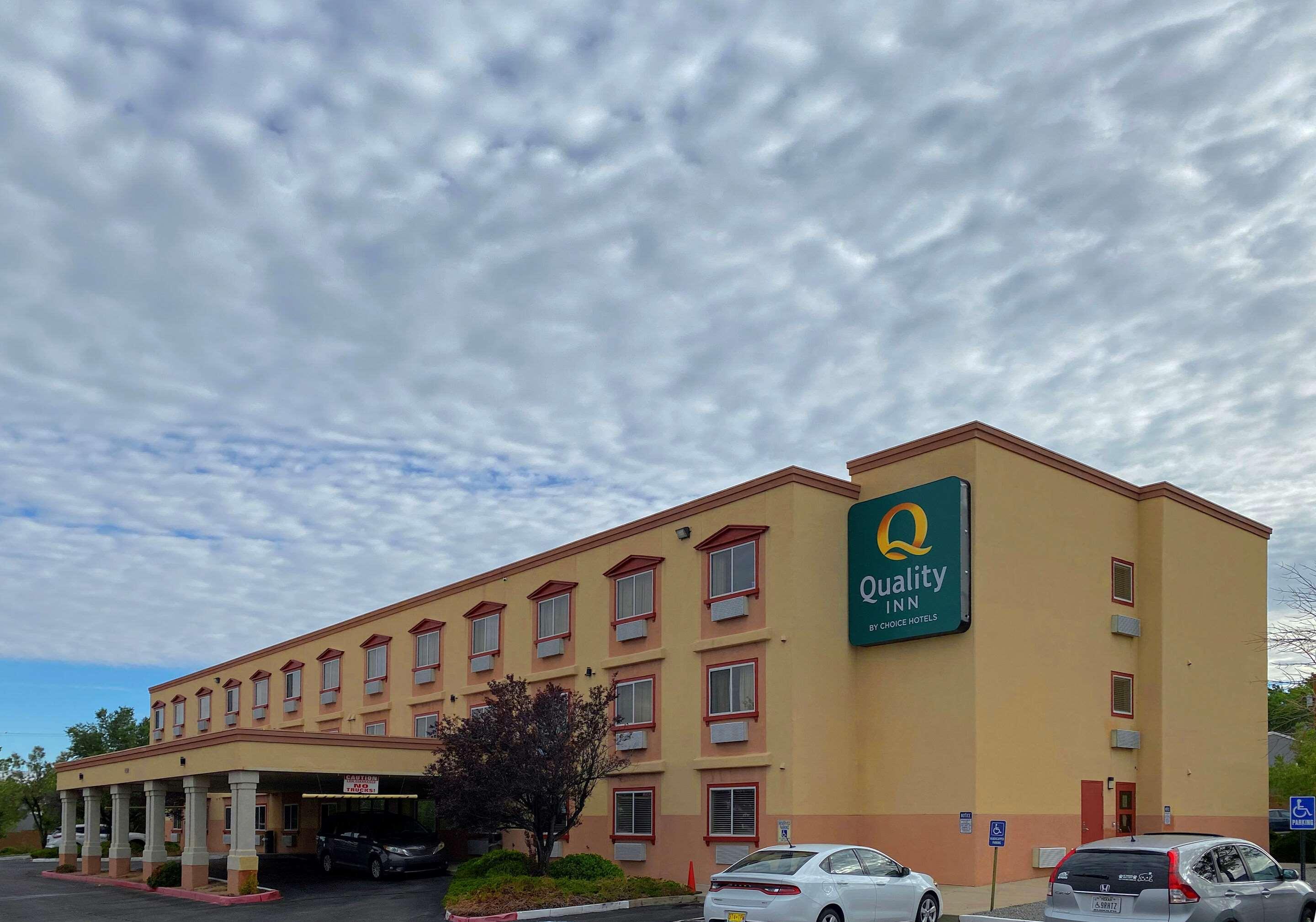 Quality Inn Albuquerque East I-40 Juan Tabo Exit Екстериор снимка