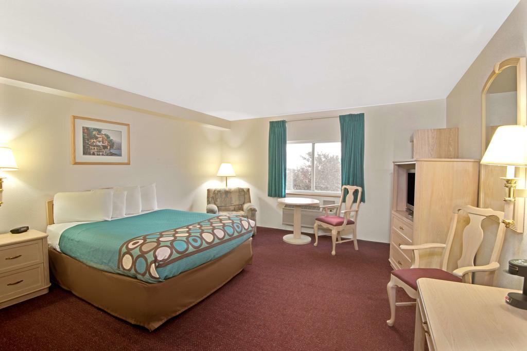 Quality Inn Albuquerque East I-40 Juan Tabo Exit Екстериор снимка