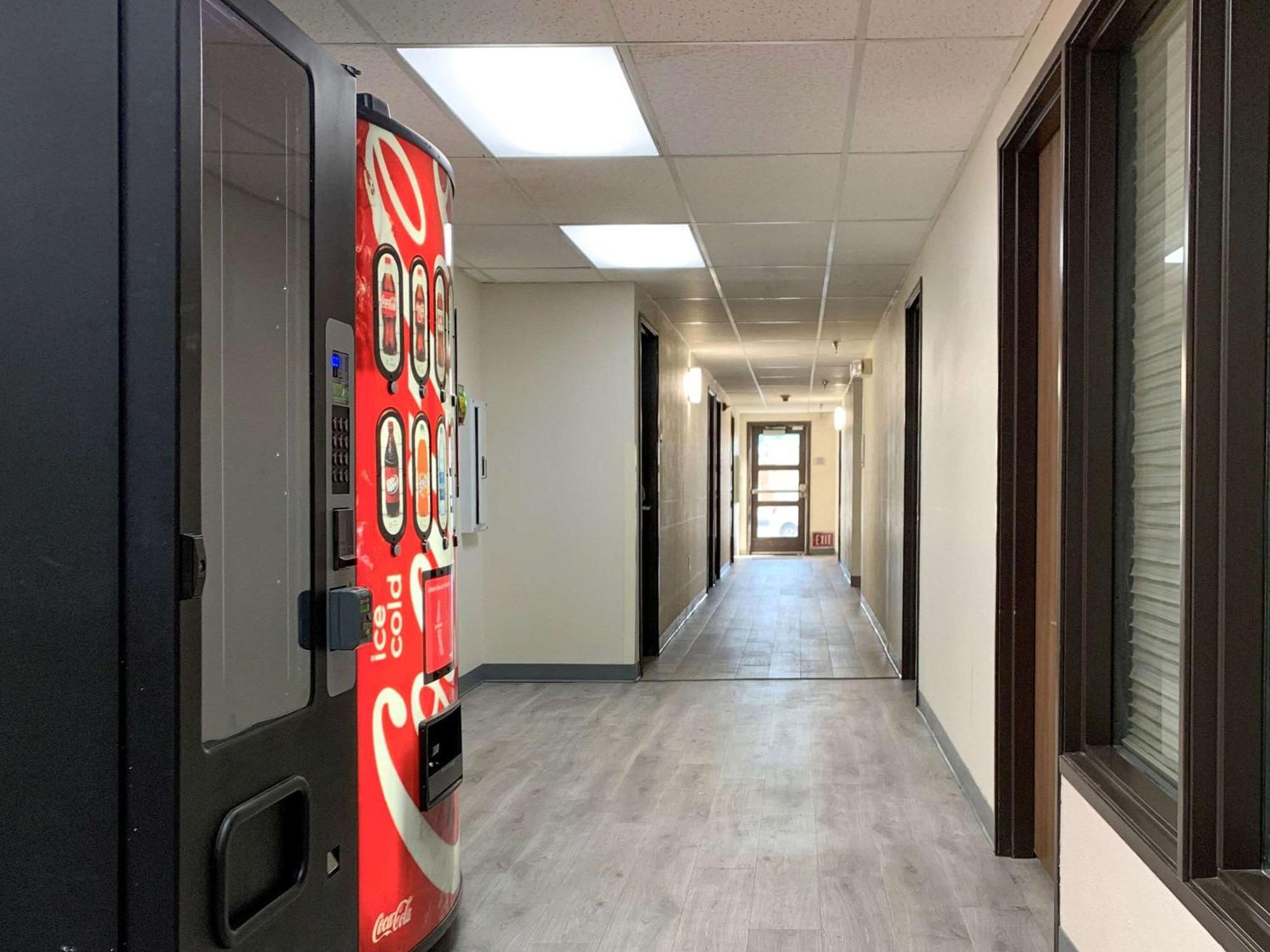Quality Inn Albuquerque East I-40 Juan Tabo Exit Екстериор снимка
