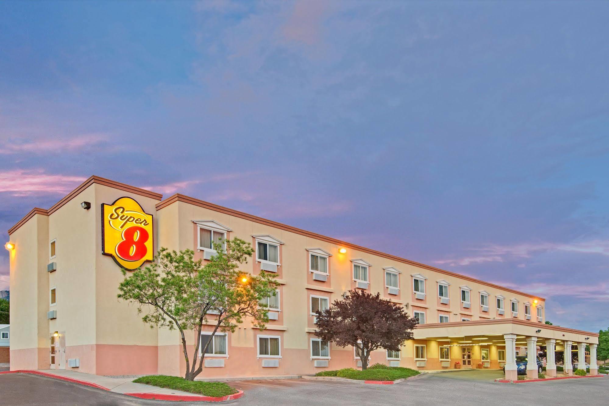 Quality Inn Albuquerque East I-40 Juan Tabo Exit Екстериор снимка